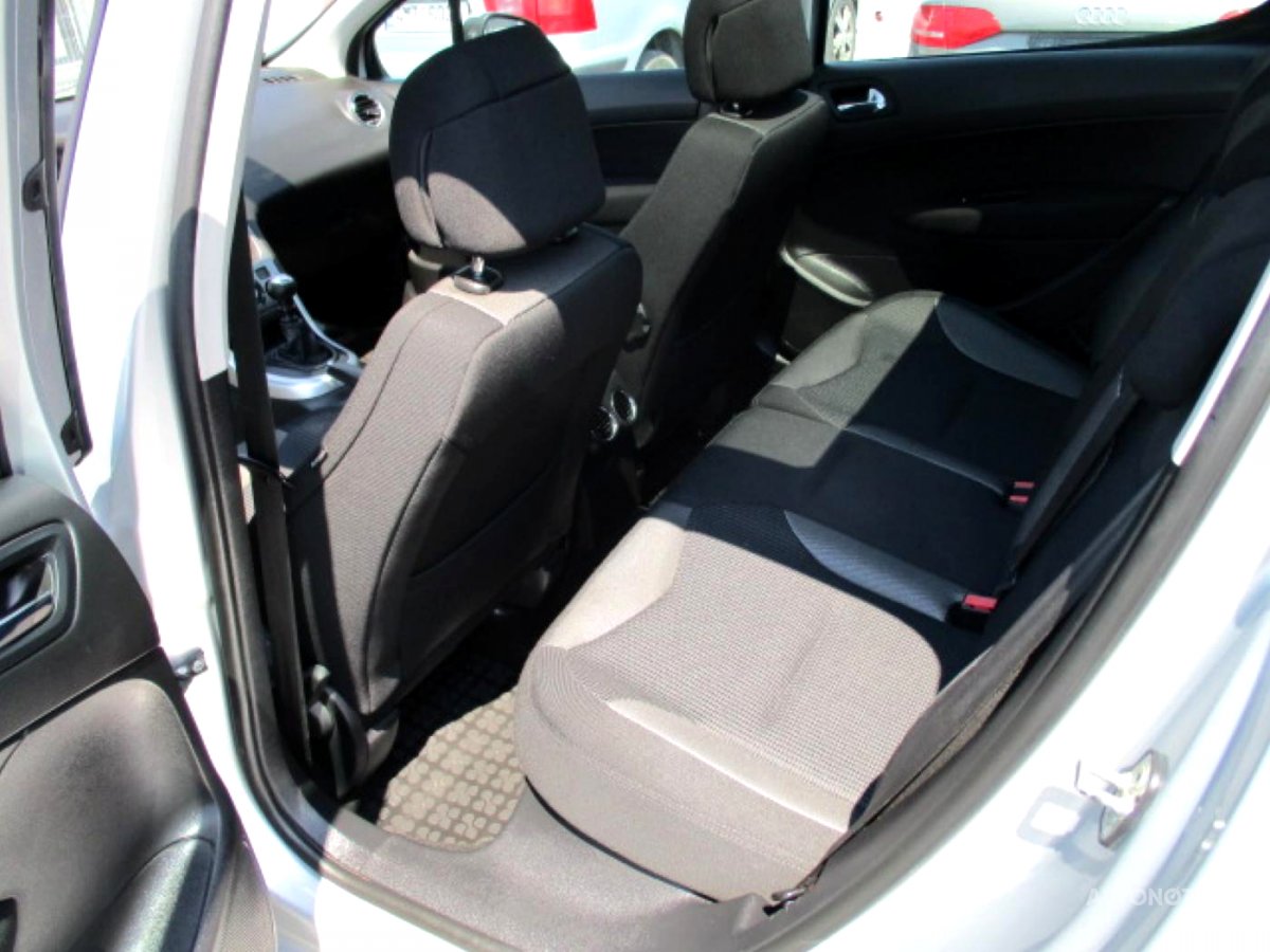 Peugeot 308, 2009 - pohled č. 8