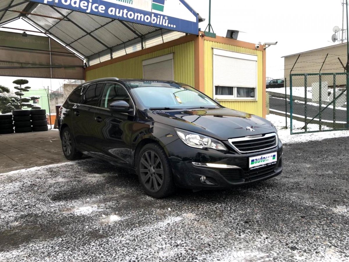 Peugeot 308, 2014 - pohled č. 3