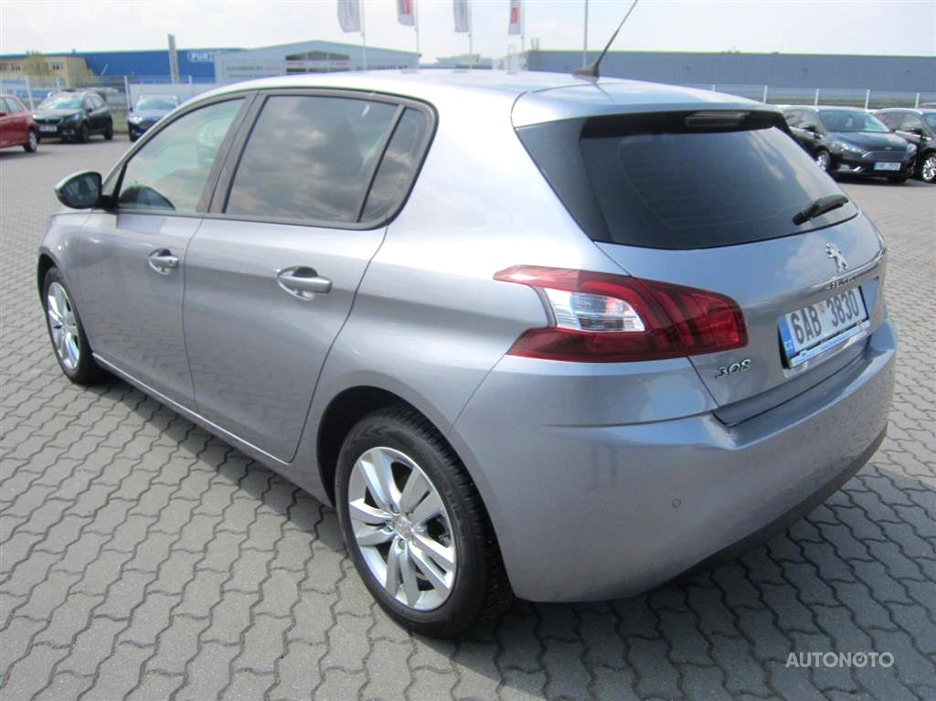 Volkswagen Touran, 2018 - pohled č. 3