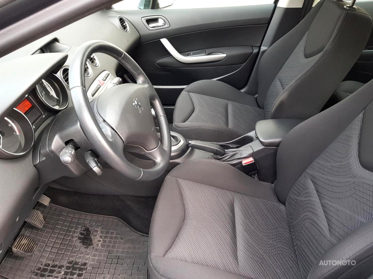 Peugeot 308, 2011 - pohled č. 3