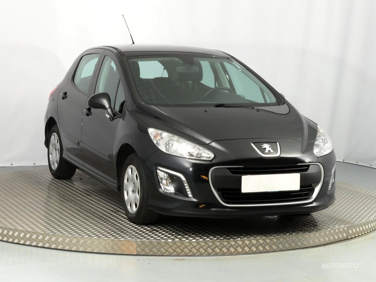 Peugeot 308, 2013 - celkový pohled