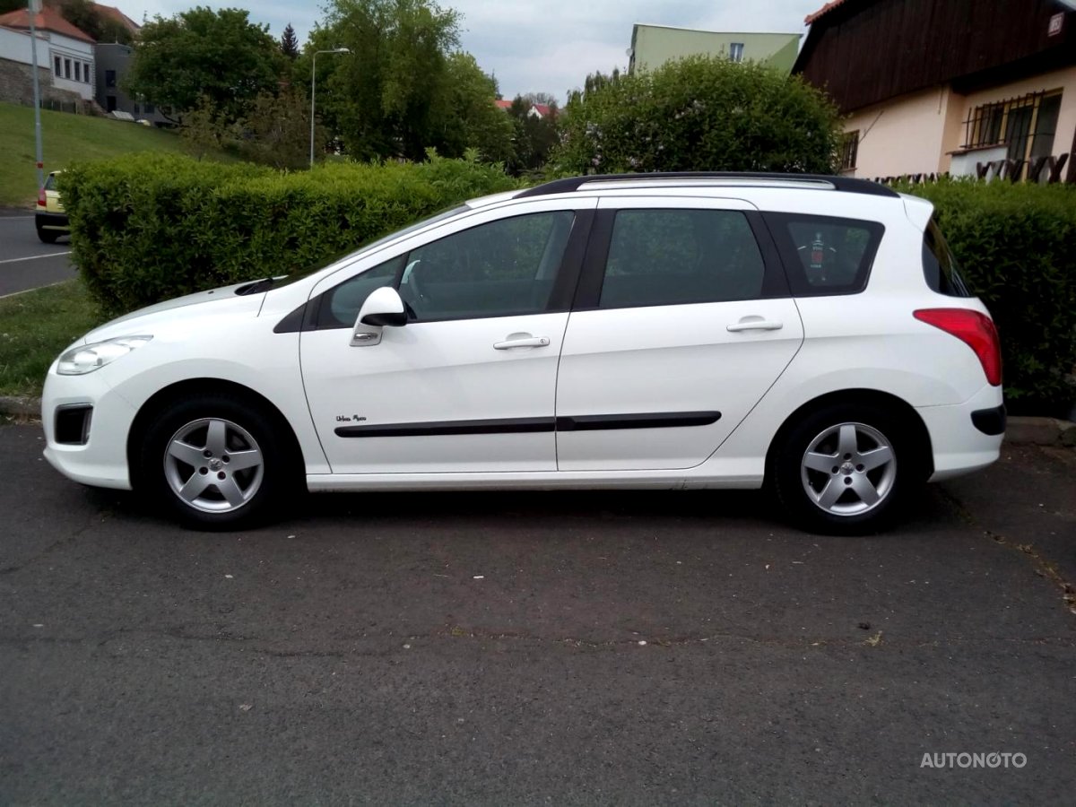 Peugeot 308, 2011 - pohled č. 2