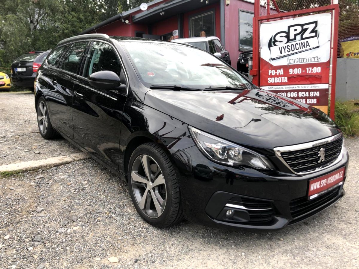 Peugeot 308, 2017 - pohled č. 3