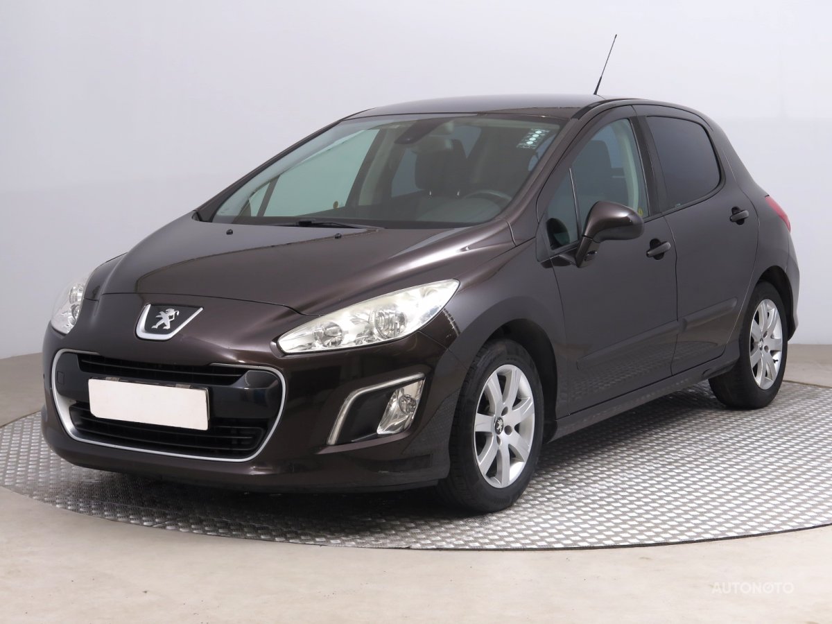 Peugeot 308, 2011 - pohled č. 3