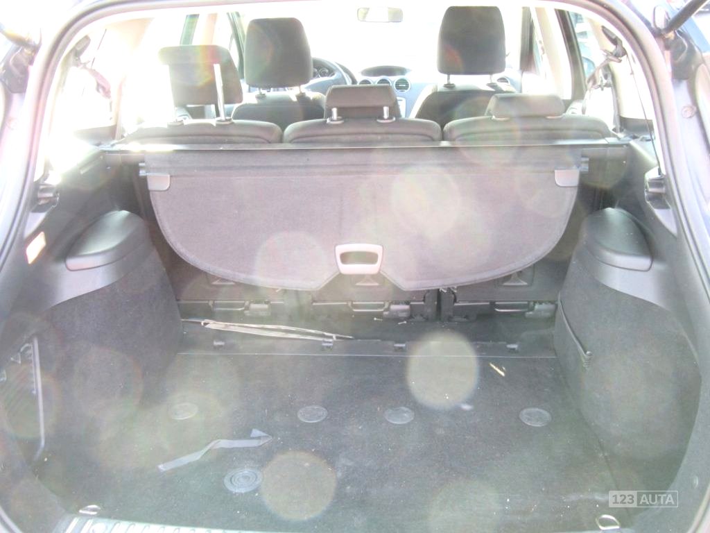 Peugeot 308, 2010 - pohled č. 15