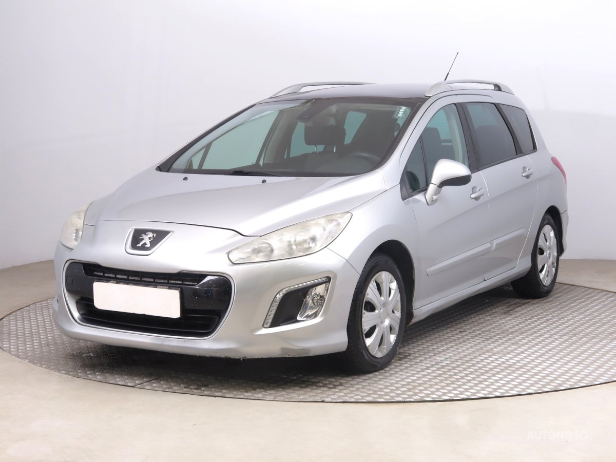 Peugeot 308, 2011 - pohled č. 3