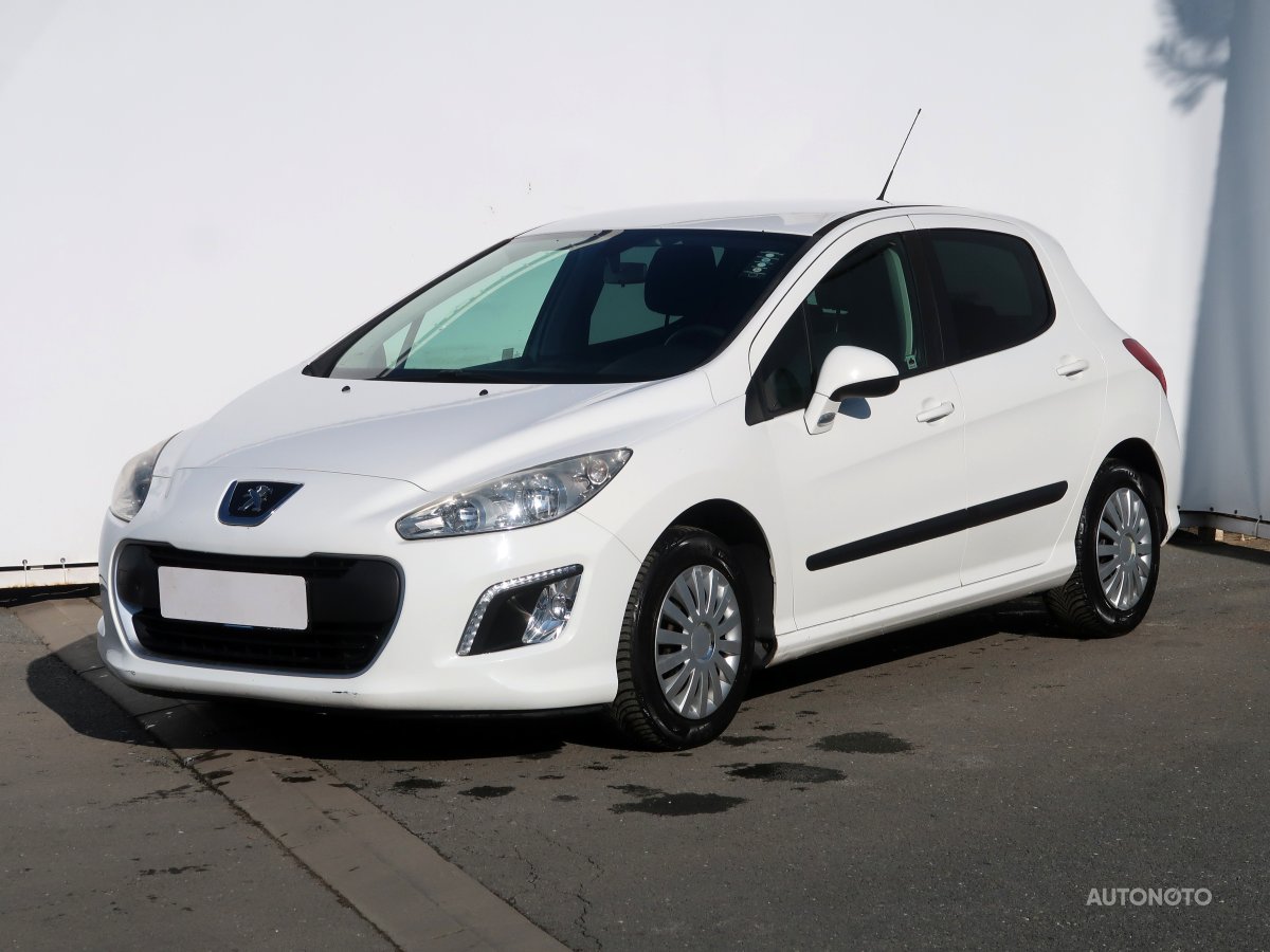 Peugeot 308, 2013 - pohled č. 3