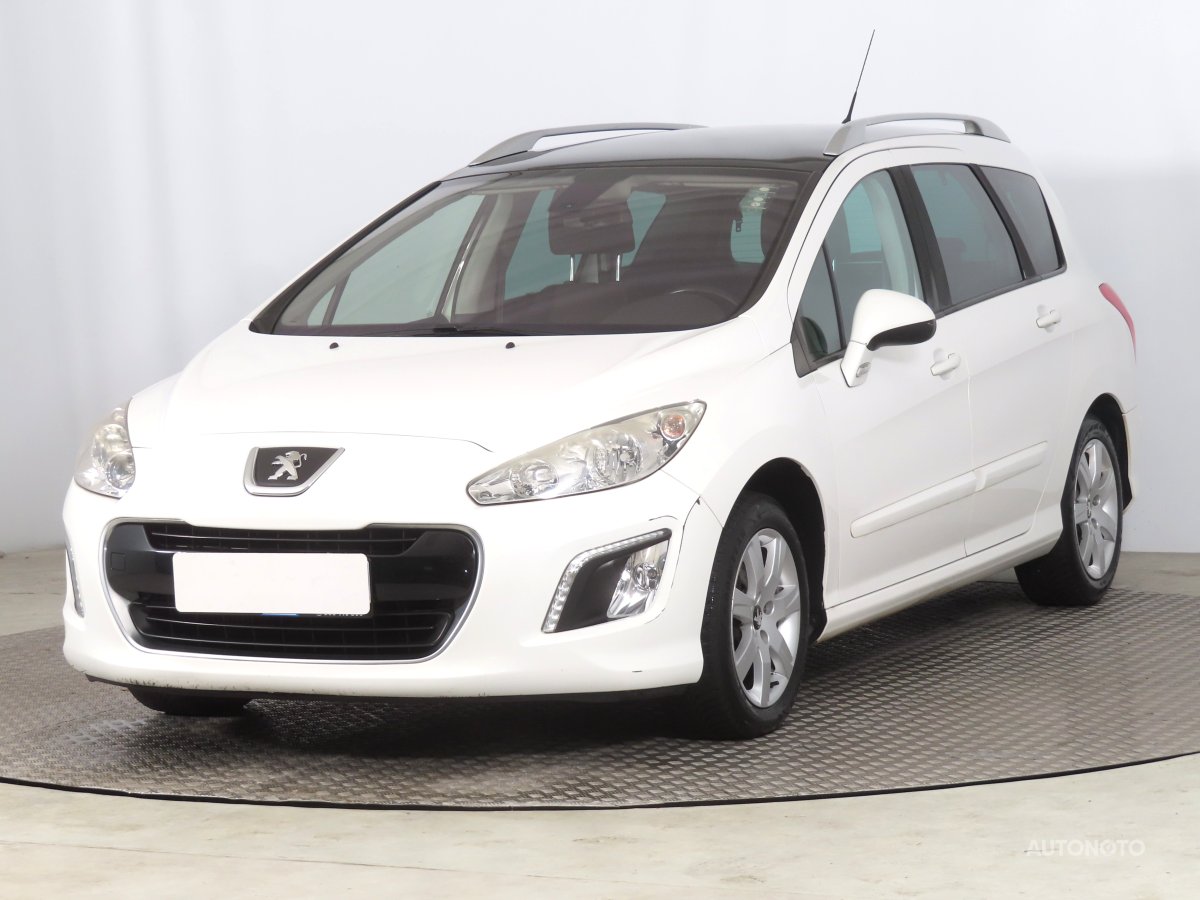 Peugeot 308, 2013 - pohled č. 3