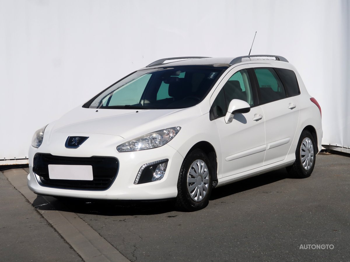 Peugeot 308, 2013 - pohled č. 3