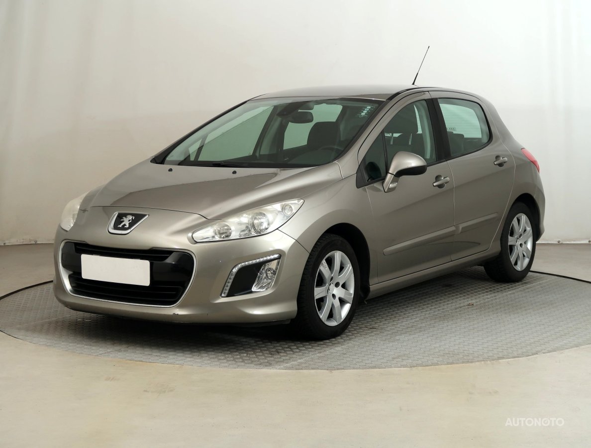 Peugeot 308, 2013 - pohled č. 3