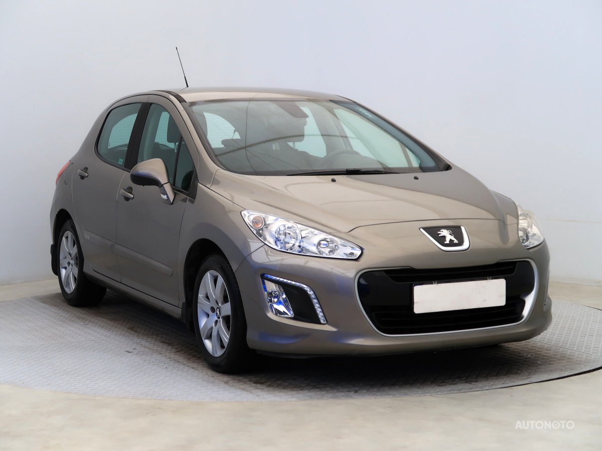 Peugeot 308, 2013 - celkový pohled