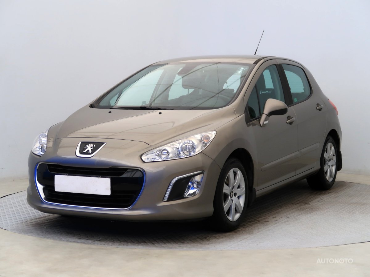 Peugeot 308, 2013 - pohled č. 3