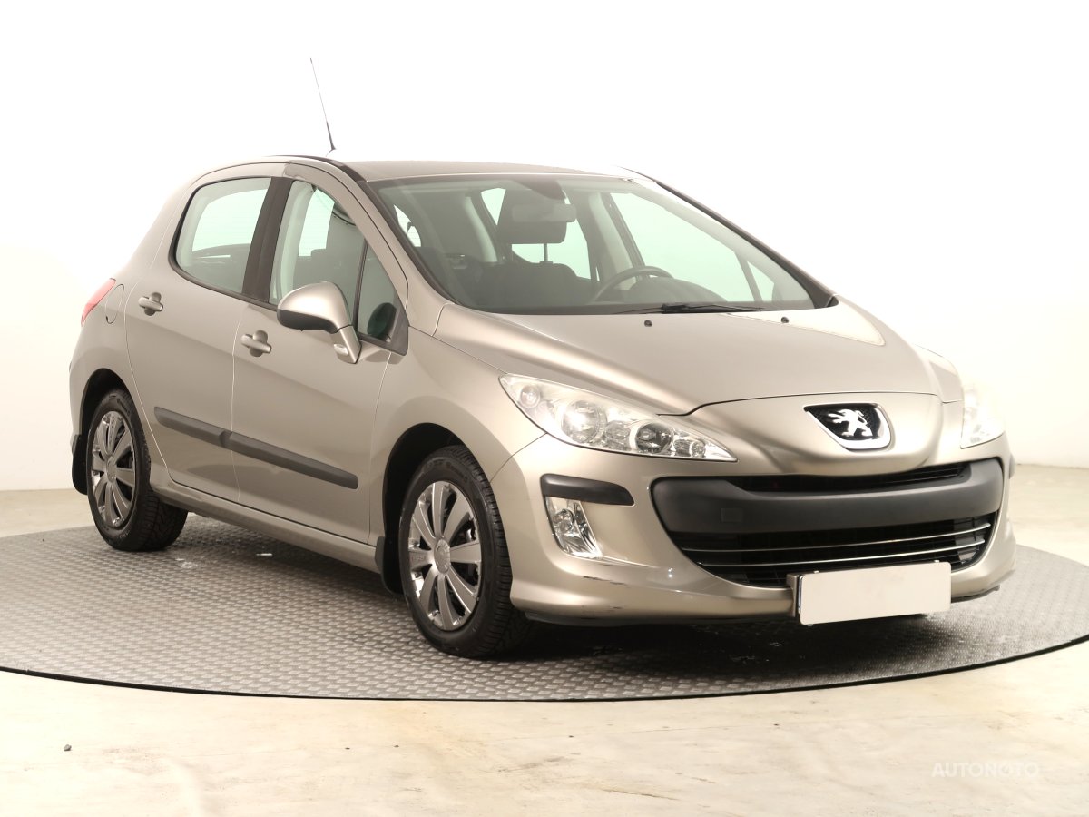 Peugeot 308, 2011 - celkový pohled