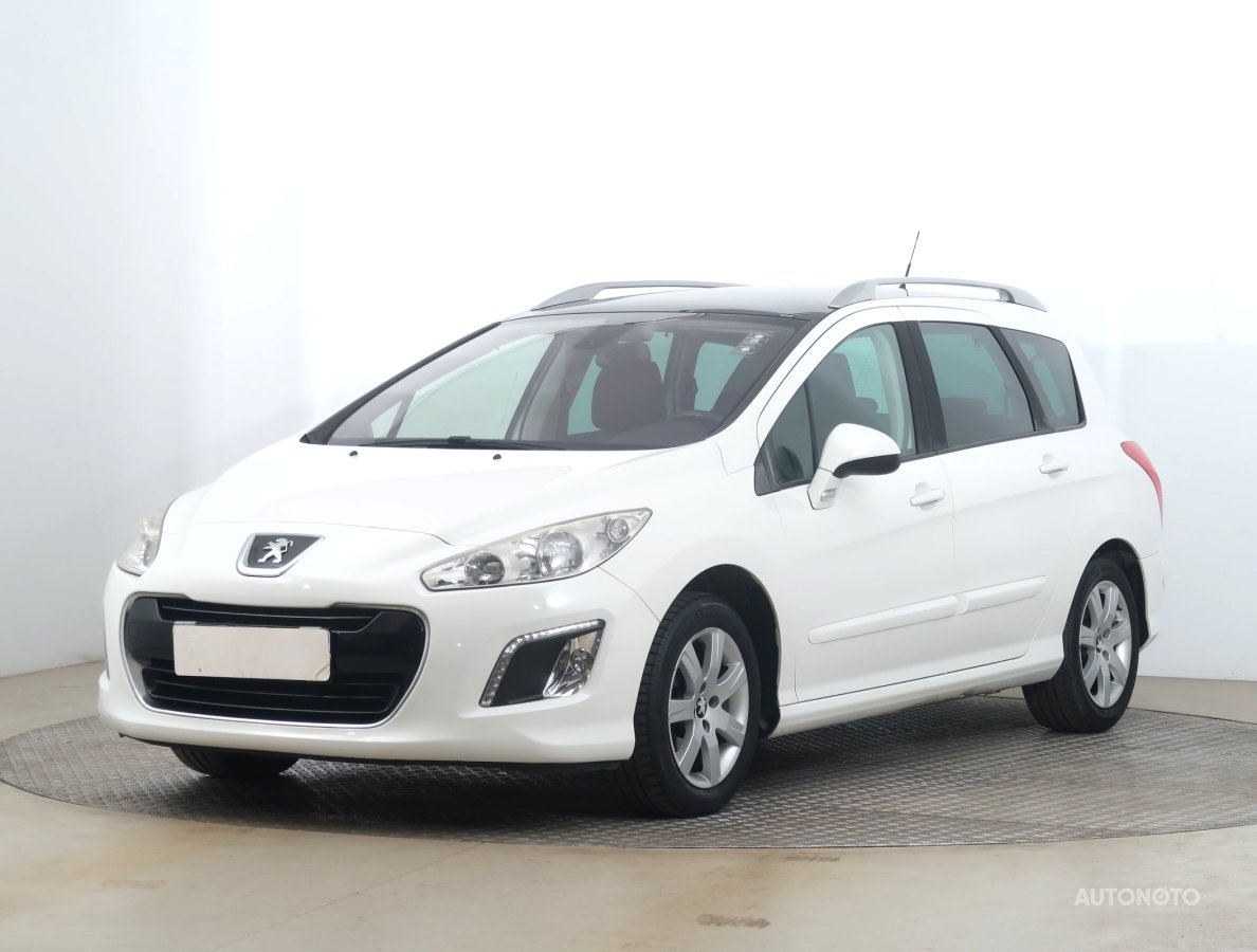 Peugeot 308, 2013 - pohled č. 3