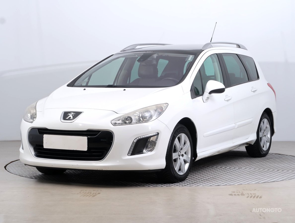 Peugeot 308, 2011 - pohled č. 3