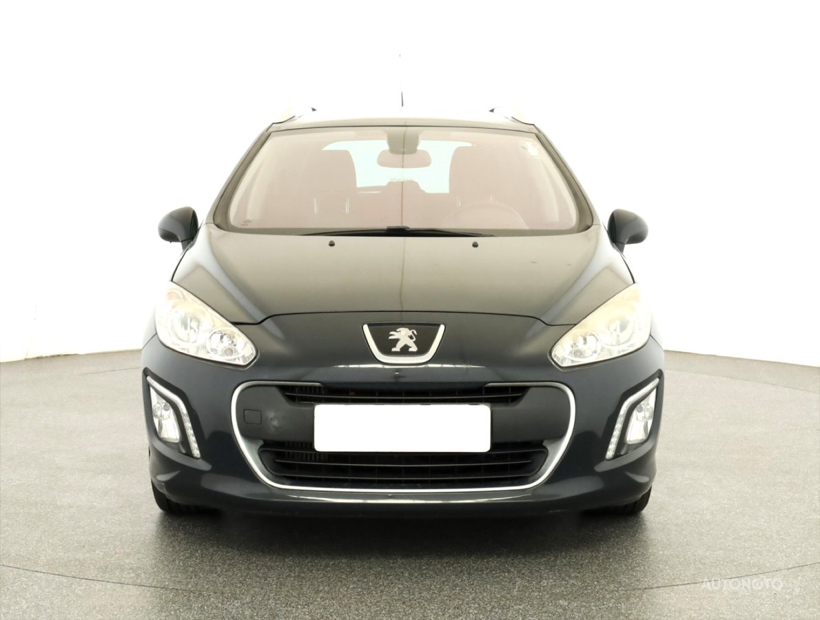 Peugeot 308, 2011 - pohled č. 2