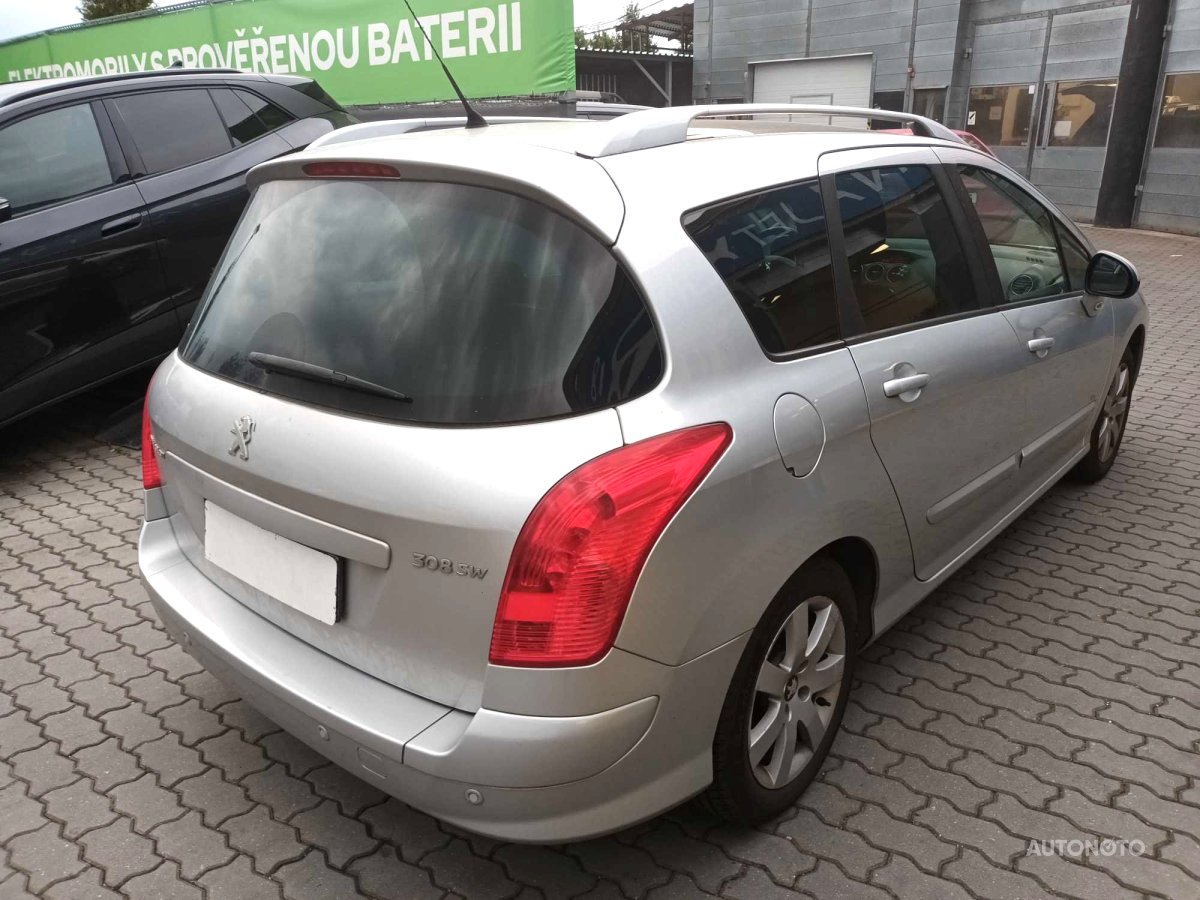 Peugeot 308, 2013 - pohled č. 2