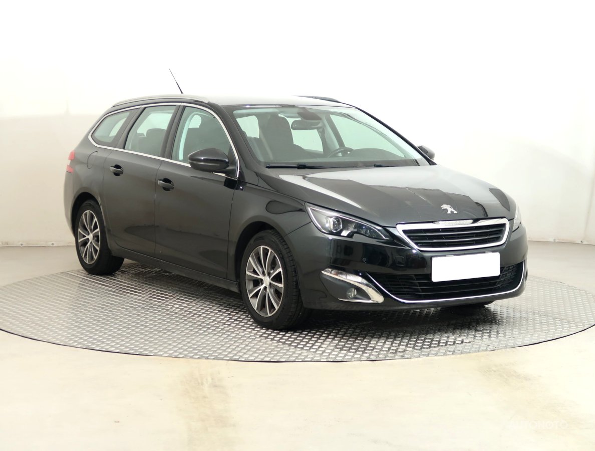 Peugeot 308, 2015 - celkový pohled
