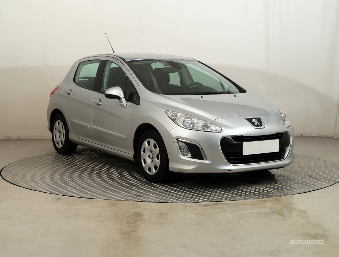 Peugeot 308, 2013 - pohled č. 3