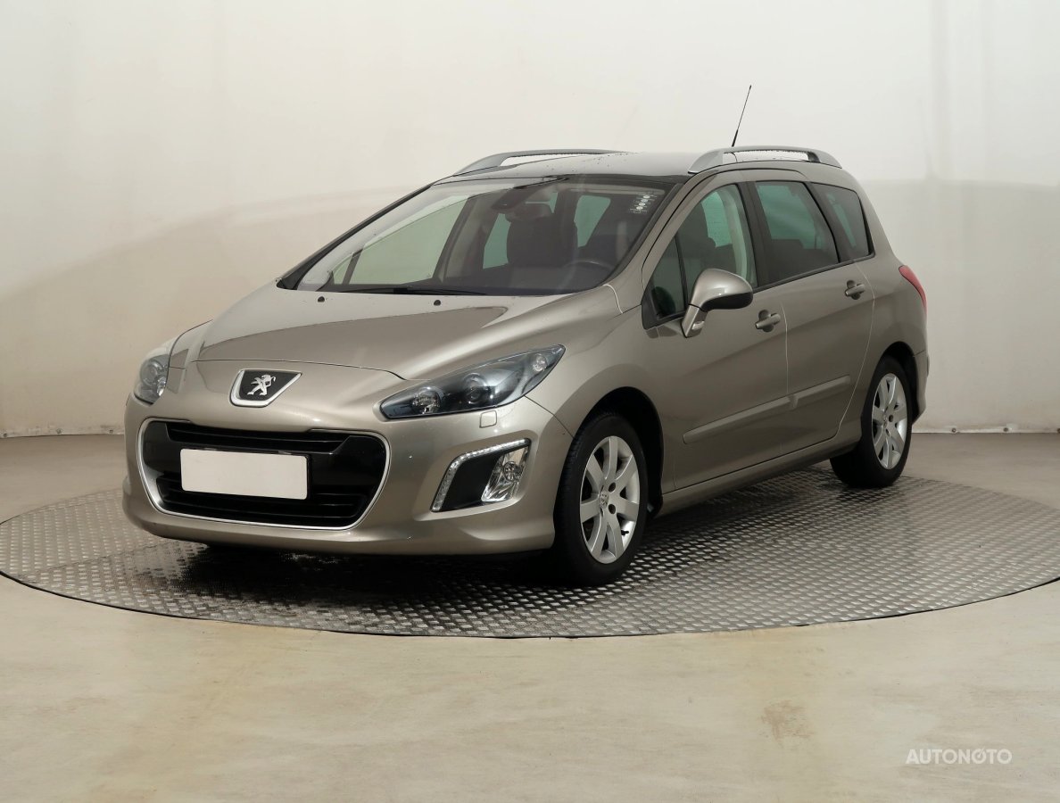 Peugeot 308, 2012 - pohled č. 3