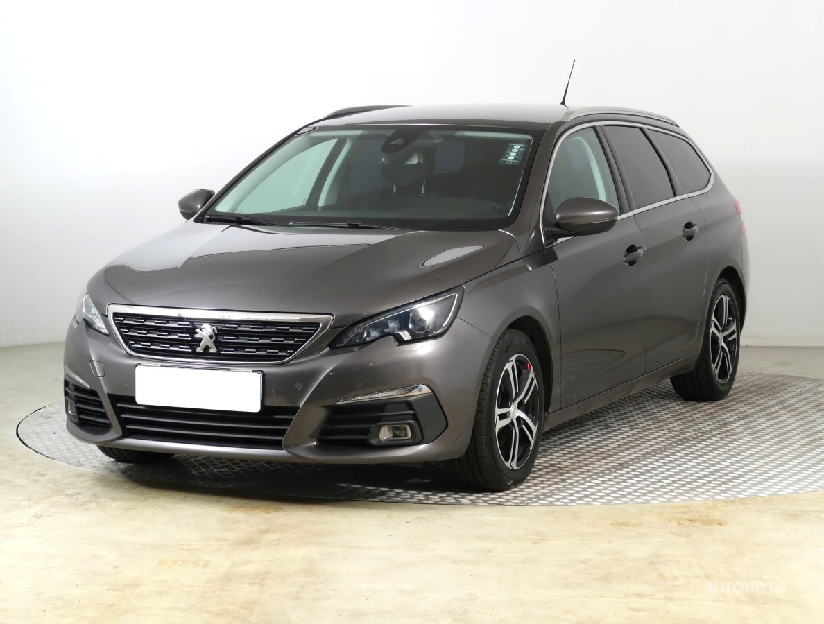 Peugeot 308, 2018 - pohled č. 3