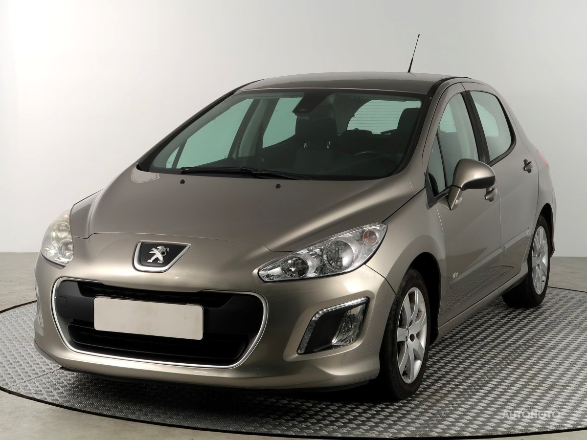 Peugeot 308, 2011 - pohled č. 3