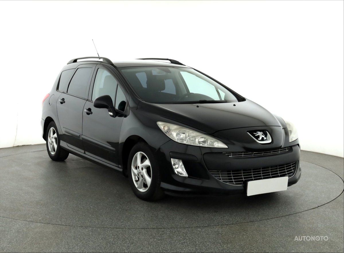 Peugeot 308, 2011 - celkový pohled