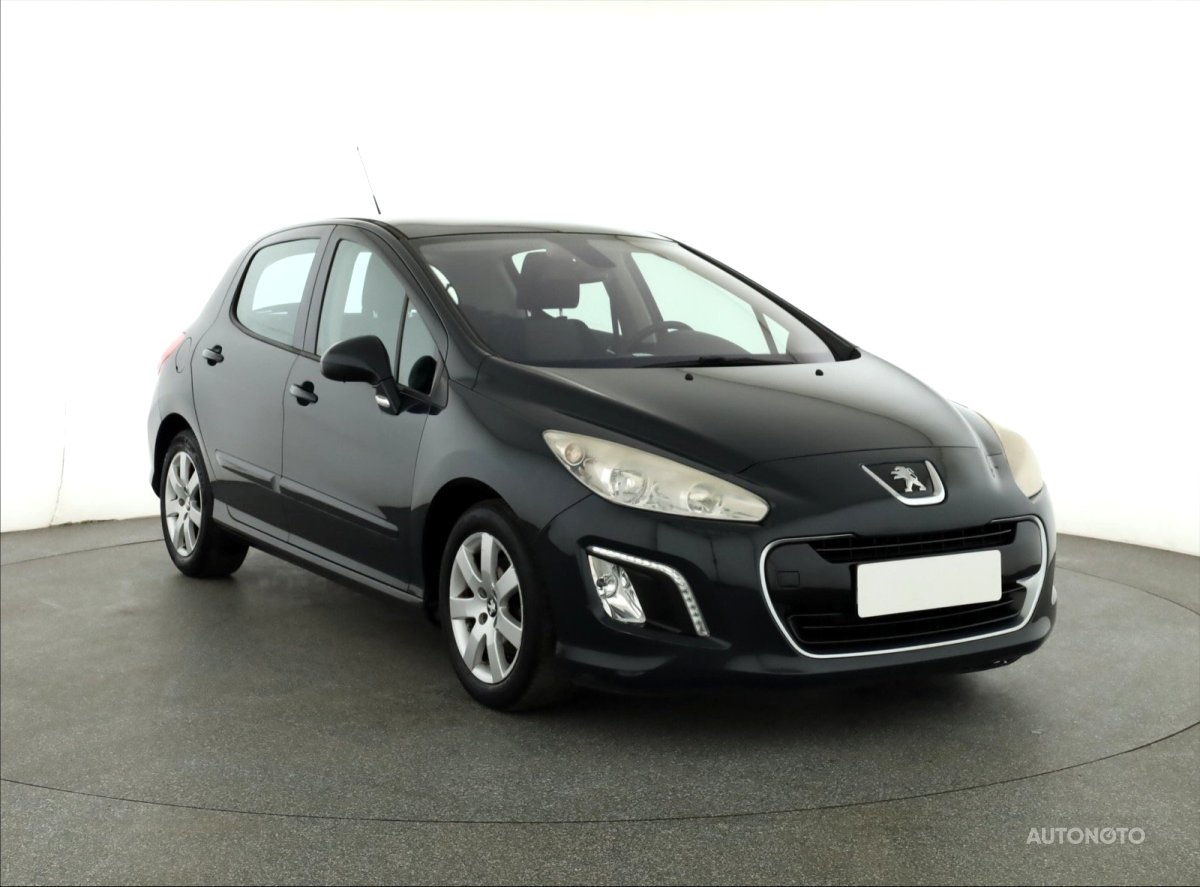 Peugeot 308, 2011 - celkový pohled