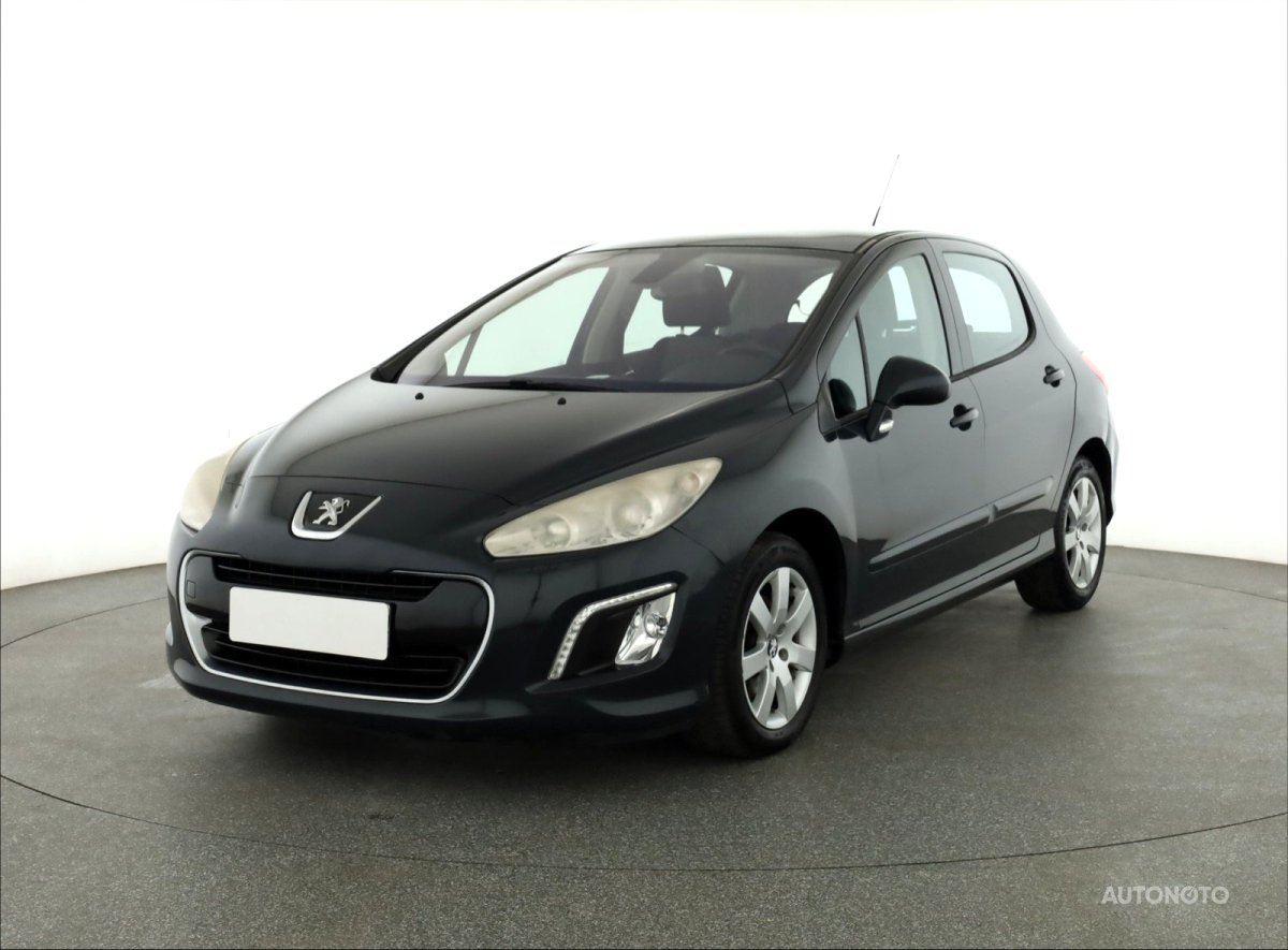 Peugeot 308, 2011 - pohled č. 3