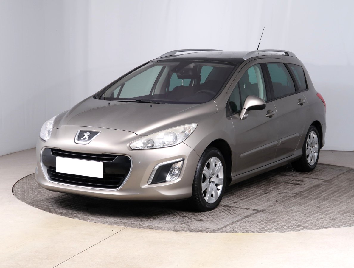 Peugeot 308, 2013 - pohled č. 3