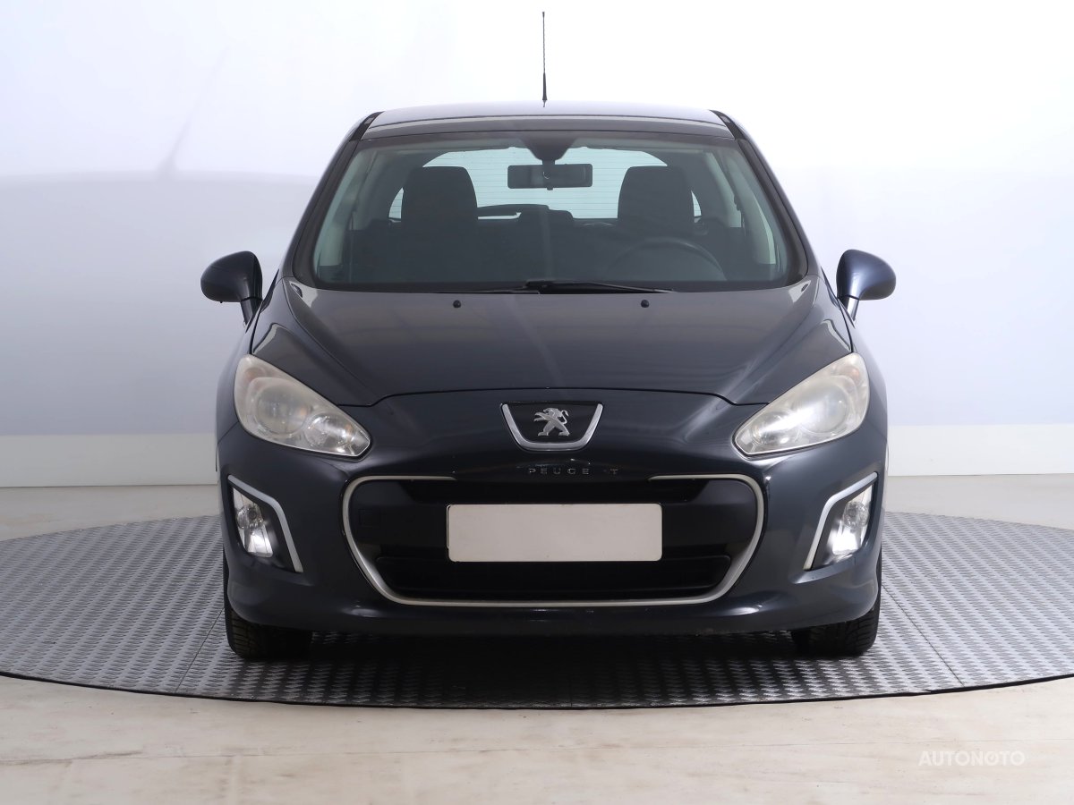 Peugeot 308, 2011 - pohled č. 2