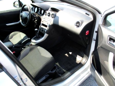 Peugeot 308, 2009 - pohled č. 7