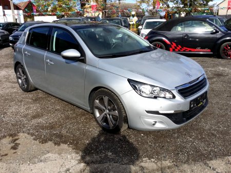 Peugeot 308, 2014 - pohled č. 3