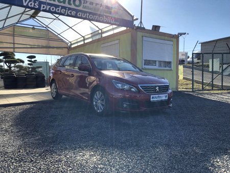 Peugeot 308, 2018 - pohled č. 3