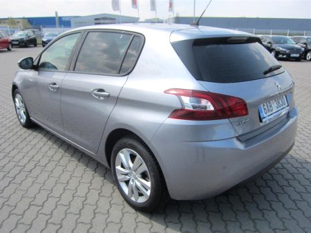 Volkswagen Touran, 2018 - pohled č. 3