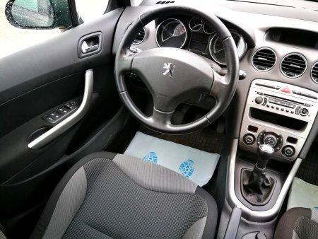 Peugeot 308, 2010 - pohled č. 3