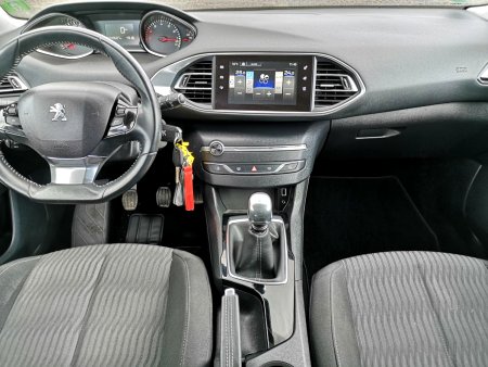 Peugeot 308, 2015 - pohled č. 3