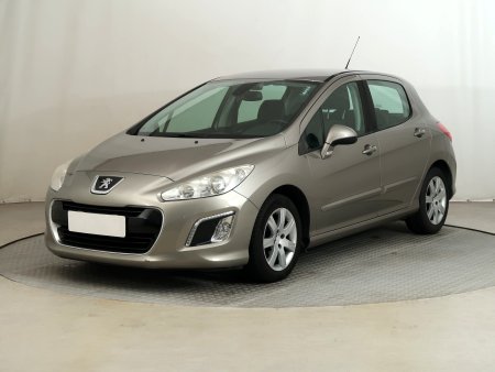 Peugeot 308, 2013 - pohled č. 3