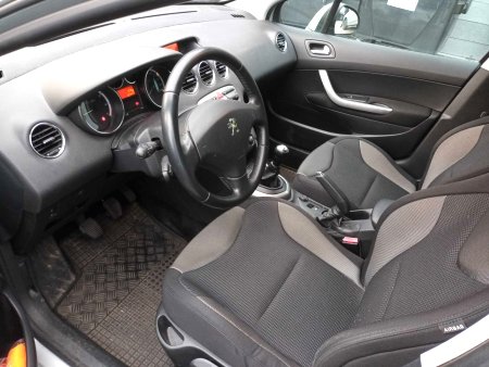 Peugeot 308, 2013 - pohled č. 3