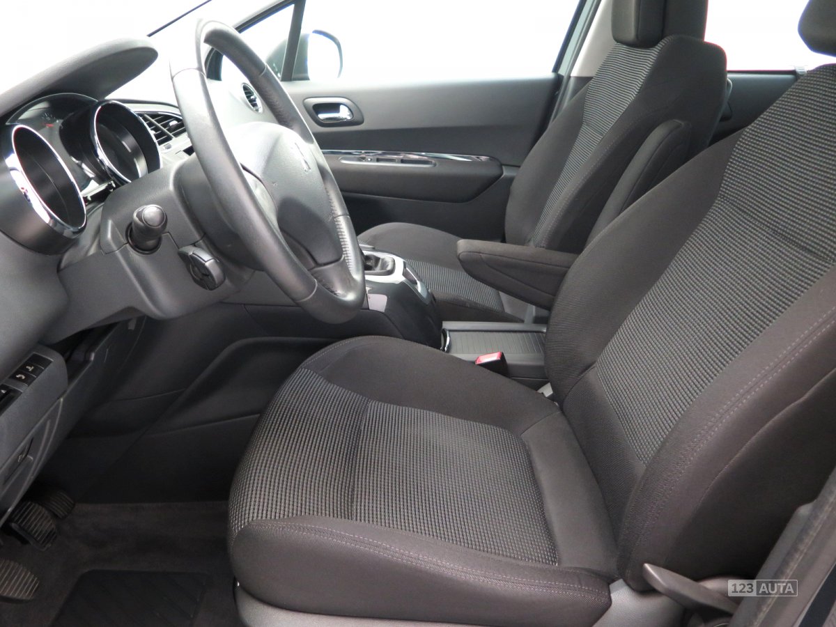 Peugeot 5008, 2011 - pohled č. 11