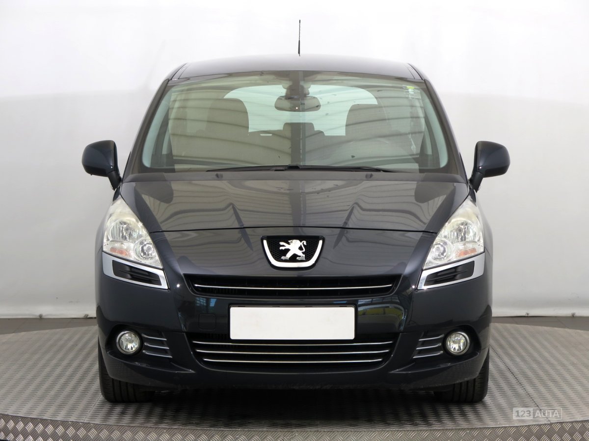 Peugeot 5008, 2011 - pohled č. 2