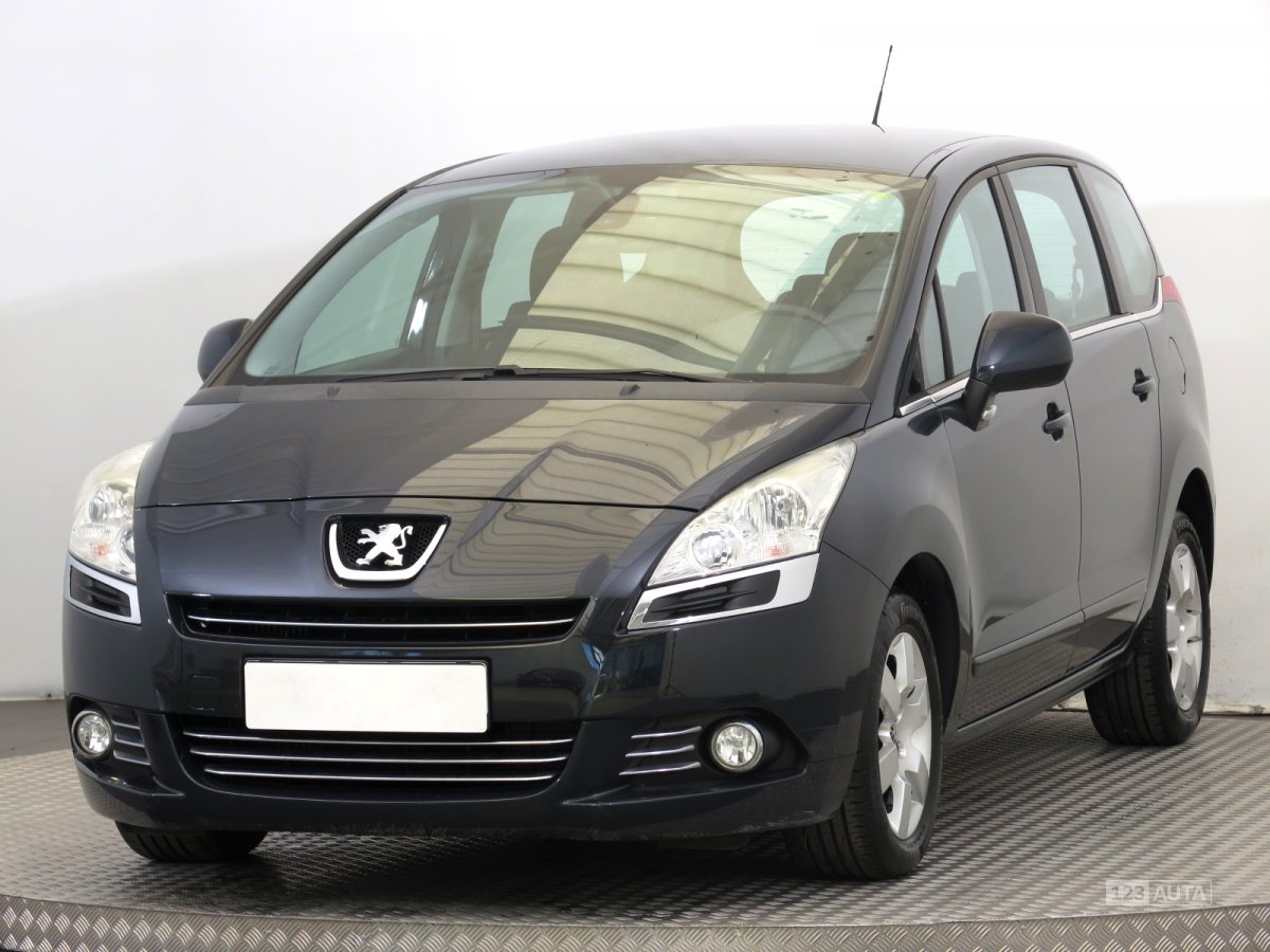 Peugeot 5008, 2011 - pohled č. 3