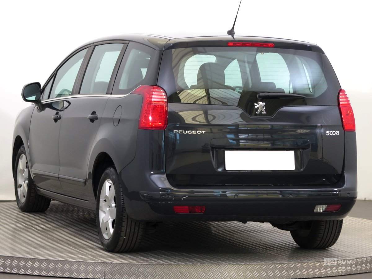 Peugeot 5008, 2011 - pohled č. 5