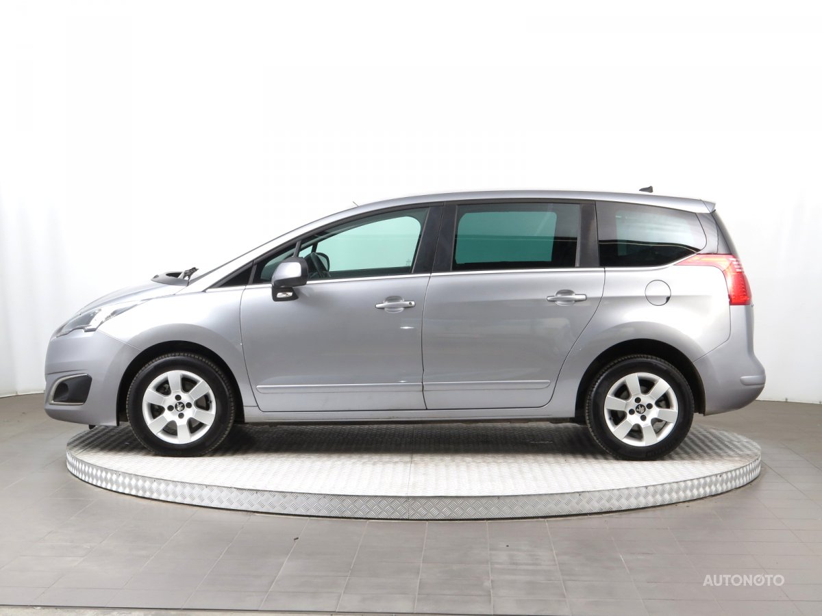 Peugeot 5008, 2016 - pohled č. 4