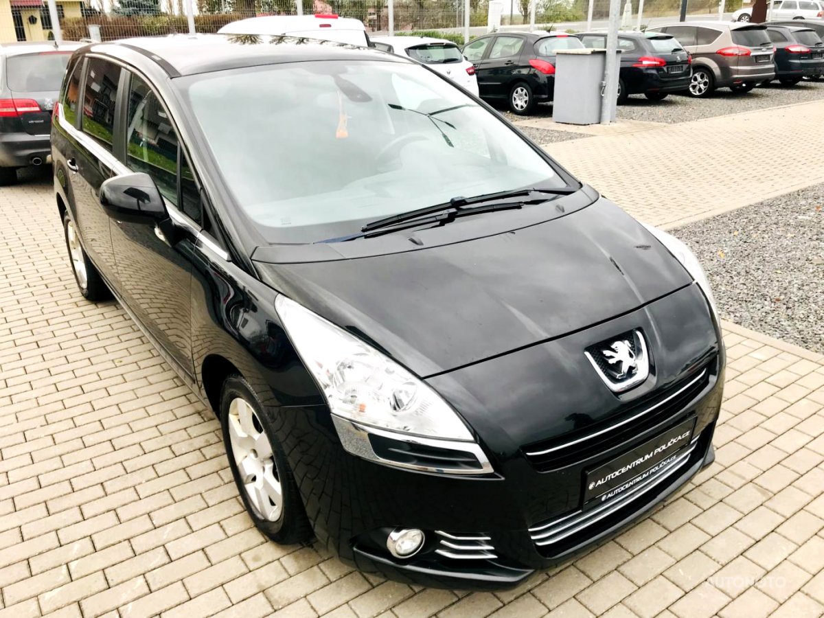 Peugeot 5008, 2011 - pohled č. 4