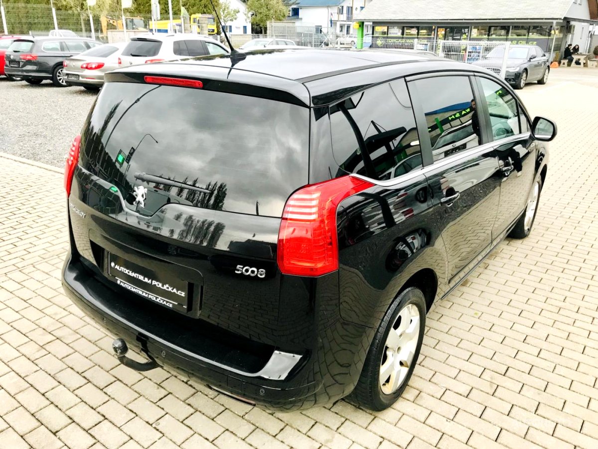 Peugeot 5008, 2011 - pohled č. 5