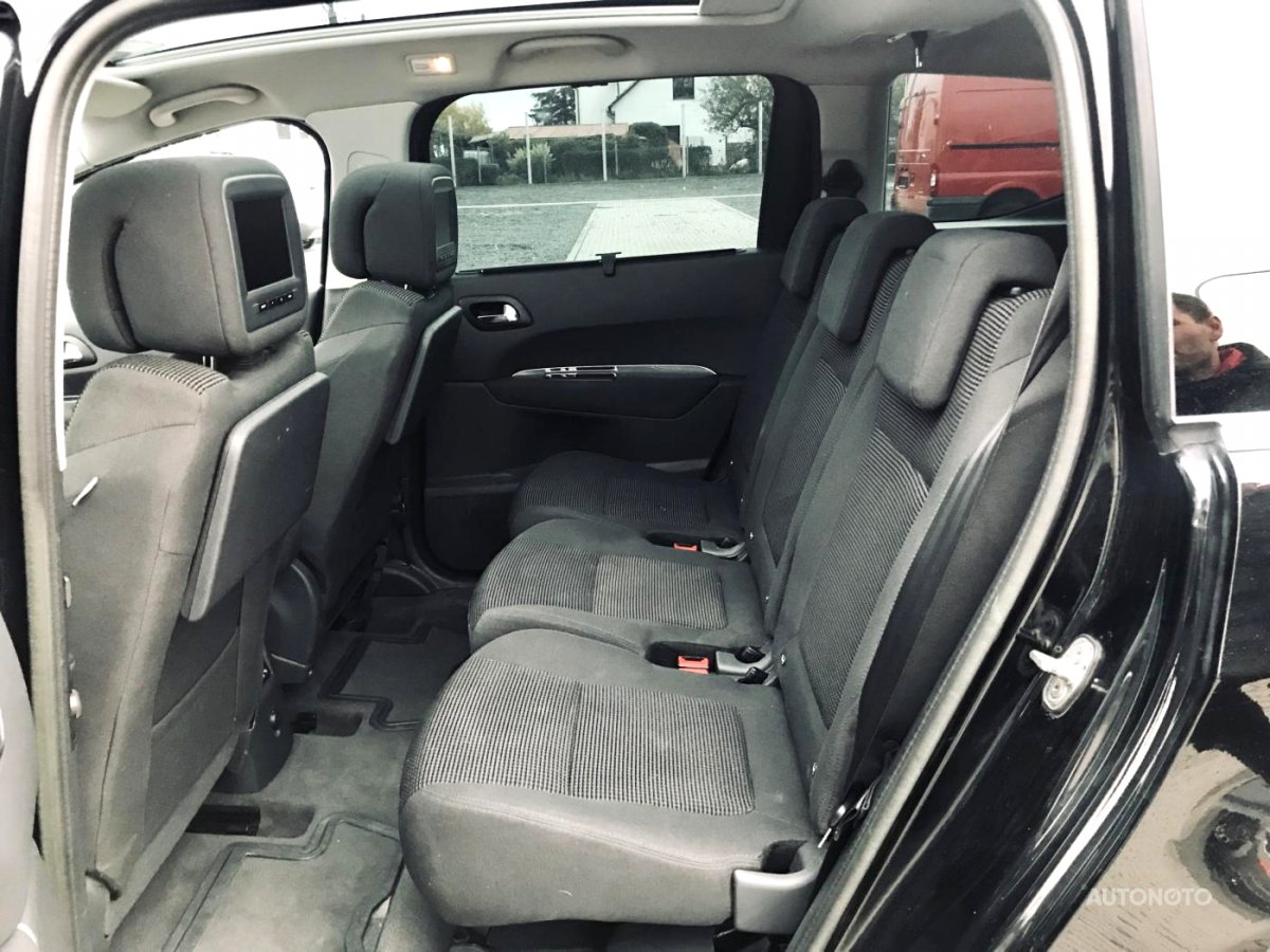 Peugeot 5008, 2011 - pohled č. 8