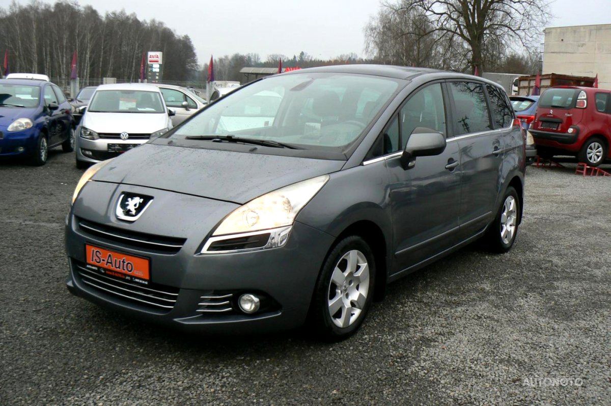Peugeot 5008, 2011 - celkový pohled