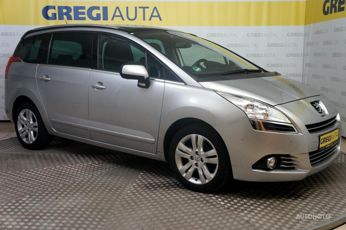 Peugeot 5008, 2012 - pohled č. 2
