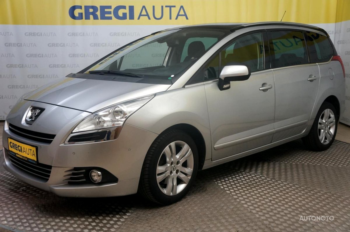 Peugeot 5008, 2012 - pohled č. 3